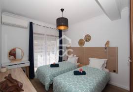 2 bedroom apartment with terrace, sea view and parking space in Armação de Pêra