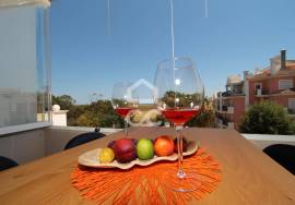 2 bedroom apartment with terrace, sea view and parking space in Armação de Pêra
