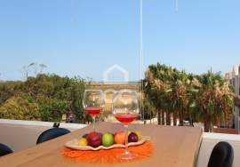 2 bedroom apartment with terrace, sea view and parking space in Armação de Pêra