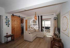 2 bedroom apartment with terrace, sea view and parking space in Armação de Pêra