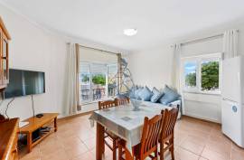 Renovated 1 bedroom apartment a stone's throw from the beach of Praia da Rocha