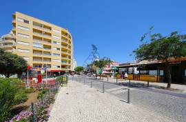Renovated 1 bedroom apartment a stone's throw from the beach of Praia da Rocha