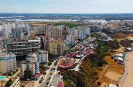 Renovated 1 bedroom apartment a stone's throw from the beach of Praia da Rocha