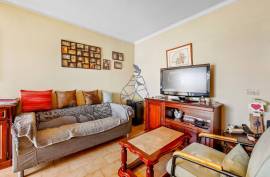 3 bedroom apartment with east/south sun exposure in Portimão 3 bedroom apartment with east/south sun exposure in Portimão
