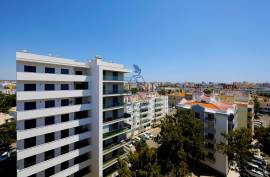 3 bedroom apartment with east/south sun exposure in Portimão 3 bedroom apartment with east/south sun exposure in Portimão