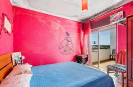 3 bedroom apartment with east/south sun exposure in Portimão 3 bedroom apartment with east/south sun exposure in Portimão
