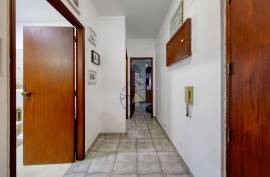 2 bedroom apartment in Lagoa, central area. Well located. 2 bedroom apartment in Lagoa, central area. Well located.