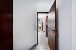 2 bedroom apartment in Lagoa, central area. Well located. 2 bedroom apartment in Lagoa, central area. Well located.
