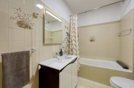 2 bedroom apartment in Lagoa, central area. Well located. 2 bedroom apartment in Lagoa, central area. Well located.