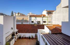 2 bedroom apartment in Lagoa, central area. Well located. 2 bedroom apartment in Lagoa, central area. Well located.