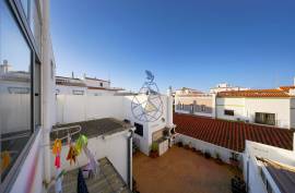 2 bedroom apartment in Lagoa, central area. Well located. 2 bedroom apartment in Lagoa, central area. Well located.
