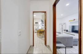 2 bedroom apartment in Lagoa, central area. Well located. 2 bedroom apartment in Lagoa, central area. Well located.