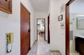2 bedroom apartment in Lagoa, central area. Well located. 2 bedroom apartment in Lagoa, central area. Well located.