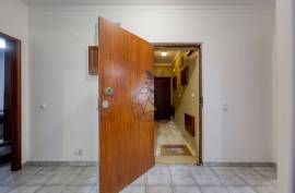 2 bedroom apartment in Lagoa, central area. Well located. 2 bedroom apartment in Lagoa, central area. Well located.