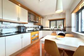 Apartamento T4 com Garagem box, na Amadora Apartamento T4 com Garagem box, na Amadora