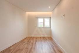 Apartamento T2 Renovado no Estoril a 5 Minutos da Praia