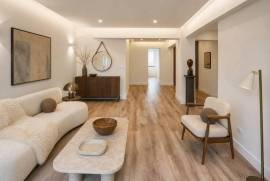 Apartamento T2 Renovado no Estoril a 5 Minutos da Praia