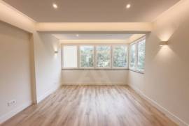 Apartamento T2 Renovado no Estoril a 5 Minutos da Praia