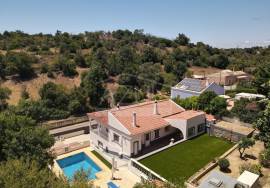 3-Bed Family Villa in excellent condition with Guest Apartment – Boliqueime, Algarve