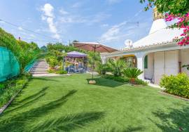 Stunning Semi-Detached Villa in the Heart of Malhadais, Boliqueime Stunning Semi-Detached Villa in the Heart of Malhadais, Boliqueime
