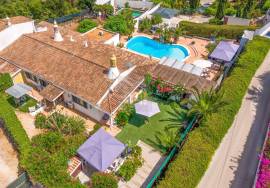 Stunning Semi-Detached Villa in the Heart of Malhadais, Boliqueime Stunning Semi-Detached Villa in the Heart of Malhadais, Boliqueime
