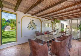 Stunning Semi-Detached Villa in the Heart of Malhadais, Boliqueime Stunning Semi-Detached Villa in the Heart of Malhadais, Boliqueime