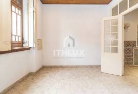 3 bedroom apartment for refurbishment with generous patio 3 bedroom apartment for refurbishment with generous patio