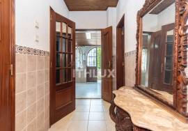 3 bedroom apartment for refurbishment with generous patio 3 bedroom apartment for refurbishment with generous patio