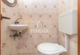 3 bedroom apartment for refurbishment with generous patio 3 bedroom apartment for refurbishment with generous patio