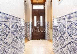 3 bedroom apartment for refurbishment with generous patio 3 bedroom apartment for refurbishment with generous patio