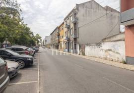 3 bedroom apartment for refurbishment with generous patio 3 bedroom apartment for refurbishment with generous patio