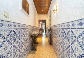3 bedroom apartment for refurbishment with generous patio 3 bedroom apartment for refurbishment with generous patio