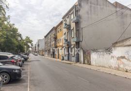 3 bedroom apartment for refurbishment with generous patio 3 bedroom apartment for refurbishment with generous patio