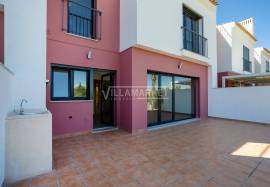 Stunning Renovated 3-Bedroom Villa with Rooftop and Pool – Guia, Algarve