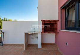 Stunning Renovated 3-Bedroom Villa with Rooftop and Pool – Guia, Algarve