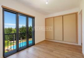 Stunning Renovated 3-Bedroom Villa with Rooftop and Pool – Guia, Algarve