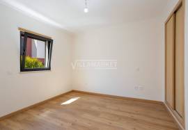 Stunning Renovated 3-Bedroom Villa with Rooftop and Pool – Guia, Algarve