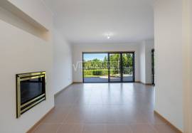 Stunning Renovated 3-Bedroom Villa with Rooftop and Pool – Guia, Algarve