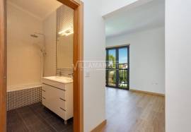 Stunning Renovated 3-Bedroom Villa with Rooftop and Pool – Guia, Algarve