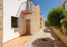 Stunning Renovated 3-Bedroom Villa with Rooftop and Pool – Guia, Algarve