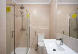 Stunning Renovated 3-Bedroom Villa with Rooftop and Pool – Guia, Algarve