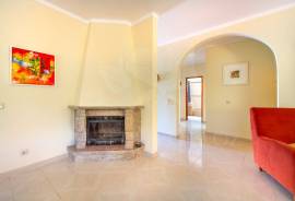 4 bedroom villa, detached, single storey & with garage - near Loulé town centre 4 bedroom villa, detached, single storey & with garage - near Loulé town centre