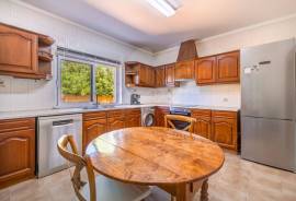 4 bedroom villa, detached, single storey & with garage - near Loulé town centre 4 bedroom villa, detached, single storey & with garage - near Loulé town centre