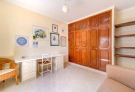 4 bedroom villa, detached, single storey & with garage - near Loulé town centre 4 bedroom villa, detached, single storey & with garage - near Loulé town centre