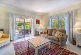 4 bedroom villa, detached, single storey & with garage - near Loulé town centre 4 bedroom villa, detached, single storey & with garage - near Loulé town centre