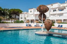 Renovated, Ground Floor T2 Apartment with Sea Views & Large Private Terrace Renovated, Ground Floor T2 Apartment with Sea Views & Large Private Terrace