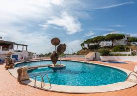 Renovated, Ground Floor T2 Apartment with Sea Views & Large Private Terrace Renovated, Ground Floor T2 Apartment with Sea Views & Large Private Terrace