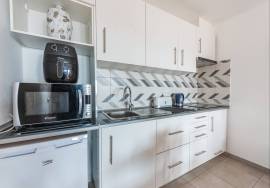 Renovated, Ground Floor T2 Apartment with Sea Views & Large Private Terrace Renovated, Ground Floor T2 Apartment with Sea Views & Large Private Terrace