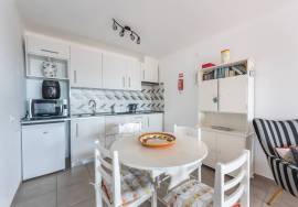 Renovated, Ground Floor T2 Apartment with Sea Views & Large Private Terrace Renovated, Ground Floor T2 Apartment with Sea Views & Large Private Terrace