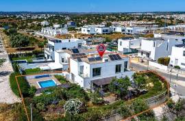 Exquisite 4 Bedroom Tavira Detached Villa with Swimming Pool